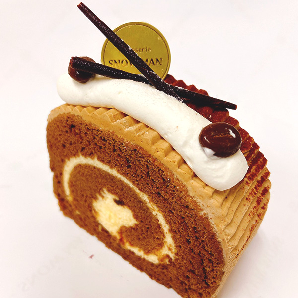 町田でロールケーキや焼き菓子 人気商品のラインナップ